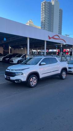 FIAT TORO 1.8 16V EVO FLEX FREEDOM AT6 FIAT TORO 1.8 16V EVO FLEX FREEDOM AT6